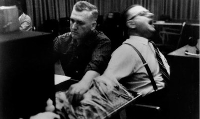 milgram grito alumno